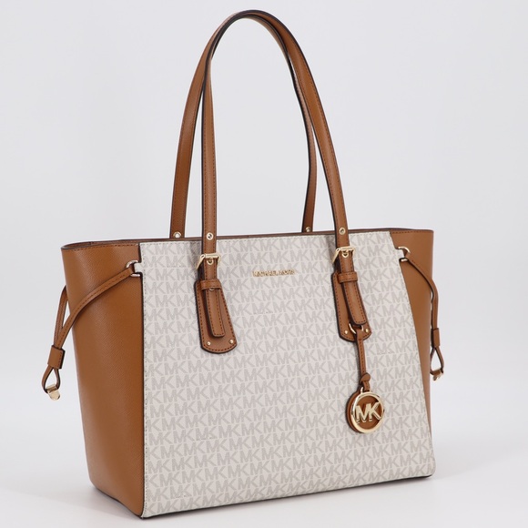 Michael Kors Voyager Signature MultiFunction Top Zip Tote Vanilla Acorn Preloved - Picture 3 of 16